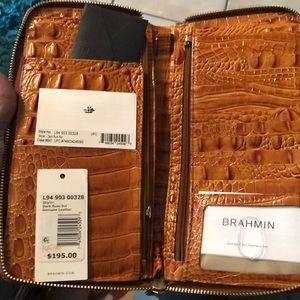 Skyler Dark Rum Sol from a smoke and pet free home